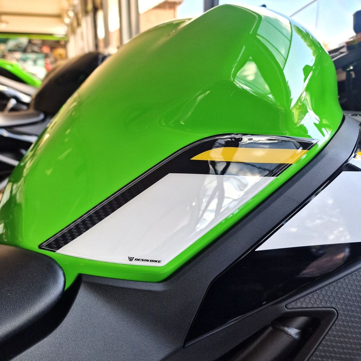 labelbike - 3D Gel Tank Protector Compatible with Kawasaki Z650 Charcoal Grey