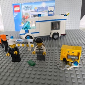 LEGO City: Prisoner Transport (7286) Complete Manual, minfigs, bricks
