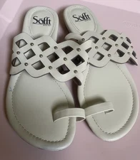 SOFFT Size 8 Cream Off-white Leather Studded Toe Loop Flats Sandals Slides