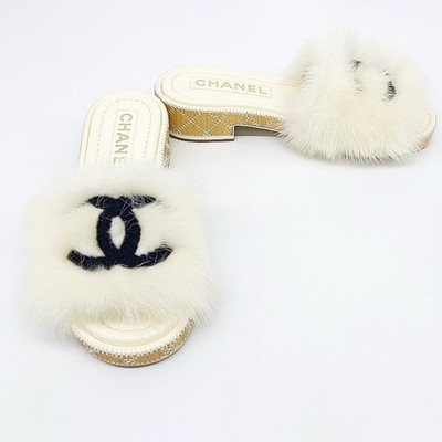Chanel White Fur Slide Sandals Size 38.5