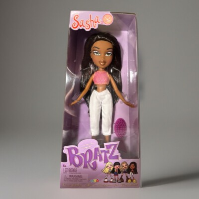 Sasha BRATZ 1 Set Ensemble Doll Figure w/ 4 Accessories