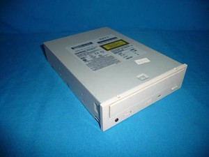 compaq crd 8322b