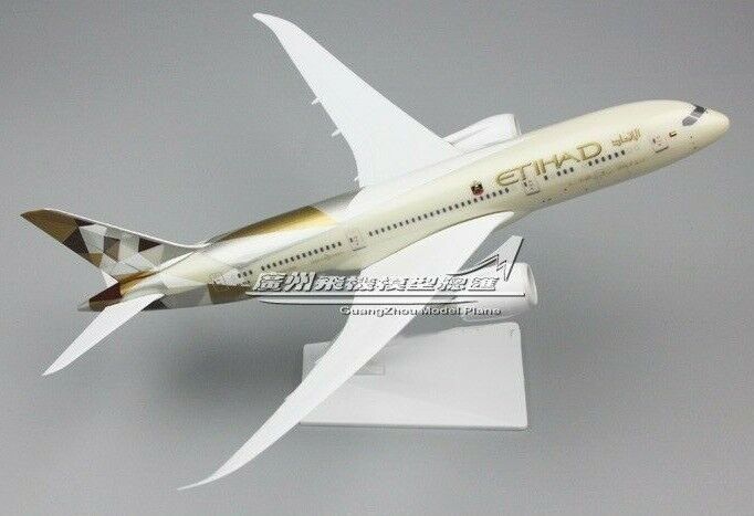 航空機・ヘリコプター Etihad Airways Boeing 787-9 1:200 Model Etihad Airways Boeing 787-9 1:200 Model – The Boeing Store
