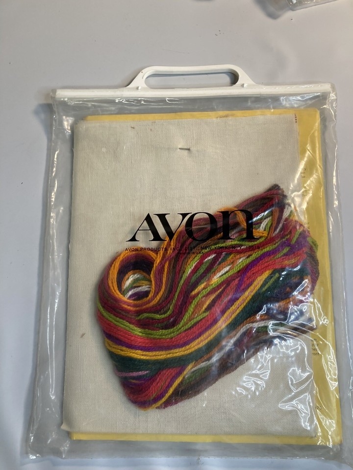 Avon creative needle craft crewell embrodiery kit country fair pictures