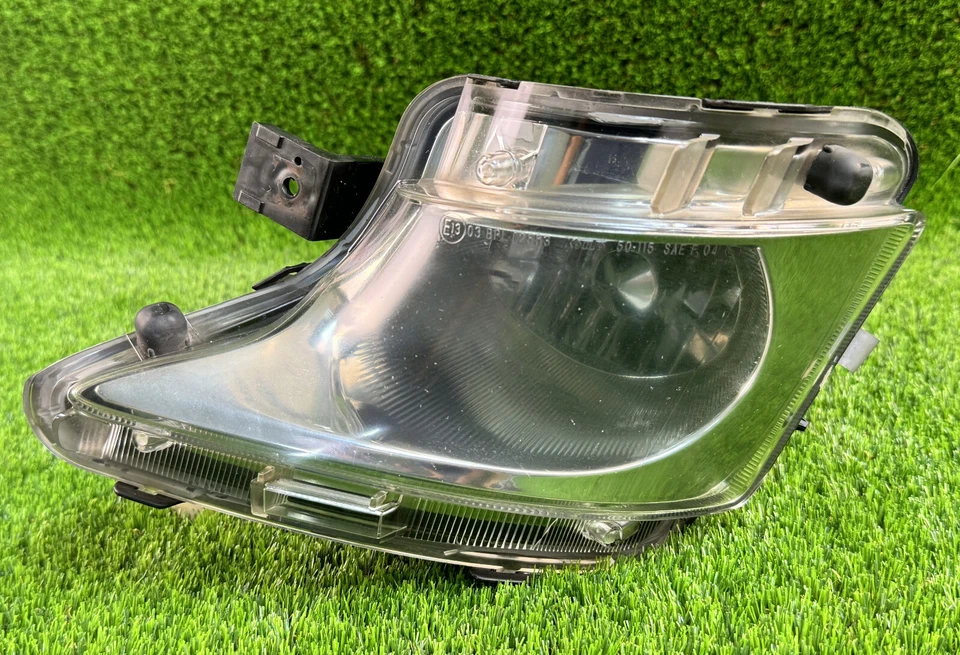 Par de luces antiniebla izquierda y derecha Lexus LS600H LS600HL 2010-2012 usadas de fábrica OEM Foto 4 de 4