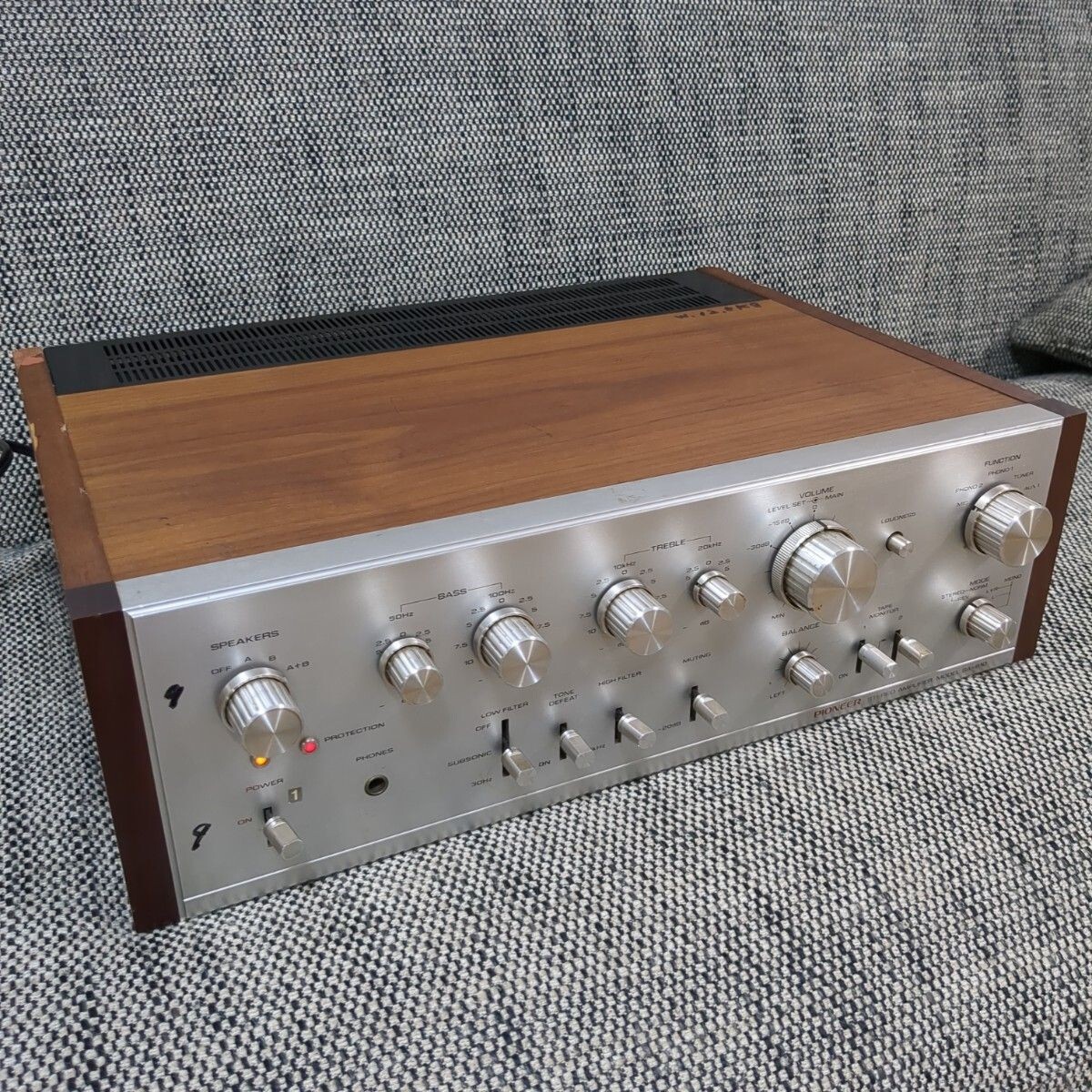 pioneerパイオニアSA-810 USED Pioneer SA-810 Integrated Stereo Amplifier Silver