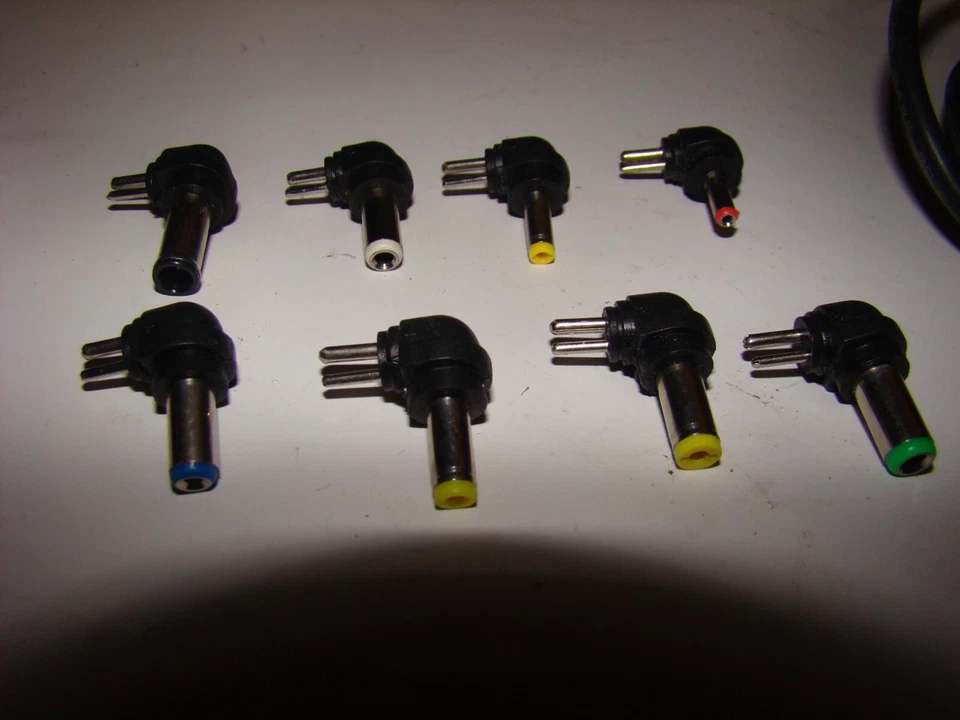 Universal Notebook KFZ Ladeadapter 12Volt Zig Stecker - Bild 4 von 4