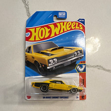 Hot Wheels '69 Dodge Coronet Super Bee Muscle Mania Diecast Unopened