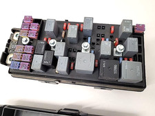 2009-2012 Chevrolet Malibu 2.4l Engine Compartment Fuse Box Assembly Oem Tested 2009-2012 Chevrolet Malibu 2.4l Engine Compartment Fuse Box Assembly Oem Tested