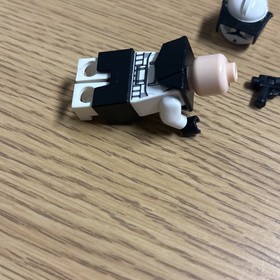 LEGO Star Wars Clone Trooper (Phase 1) - Black Visor, Pauldron + Kama Blue Eyes