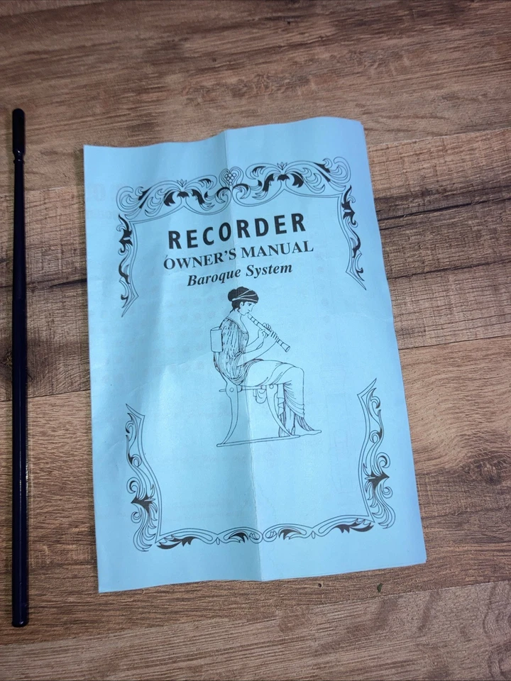 VTG LMI Recorder Soprano Korea w/ case, Manual and Cleaning Rod - Image 3 of 4