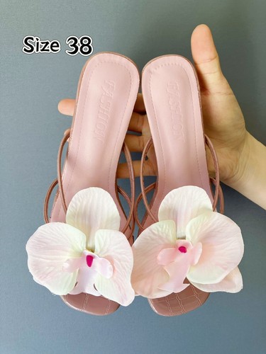 Women’s Pink Floral Kitten Heels Sandals, Size Small 38 - Picture 2 of 3