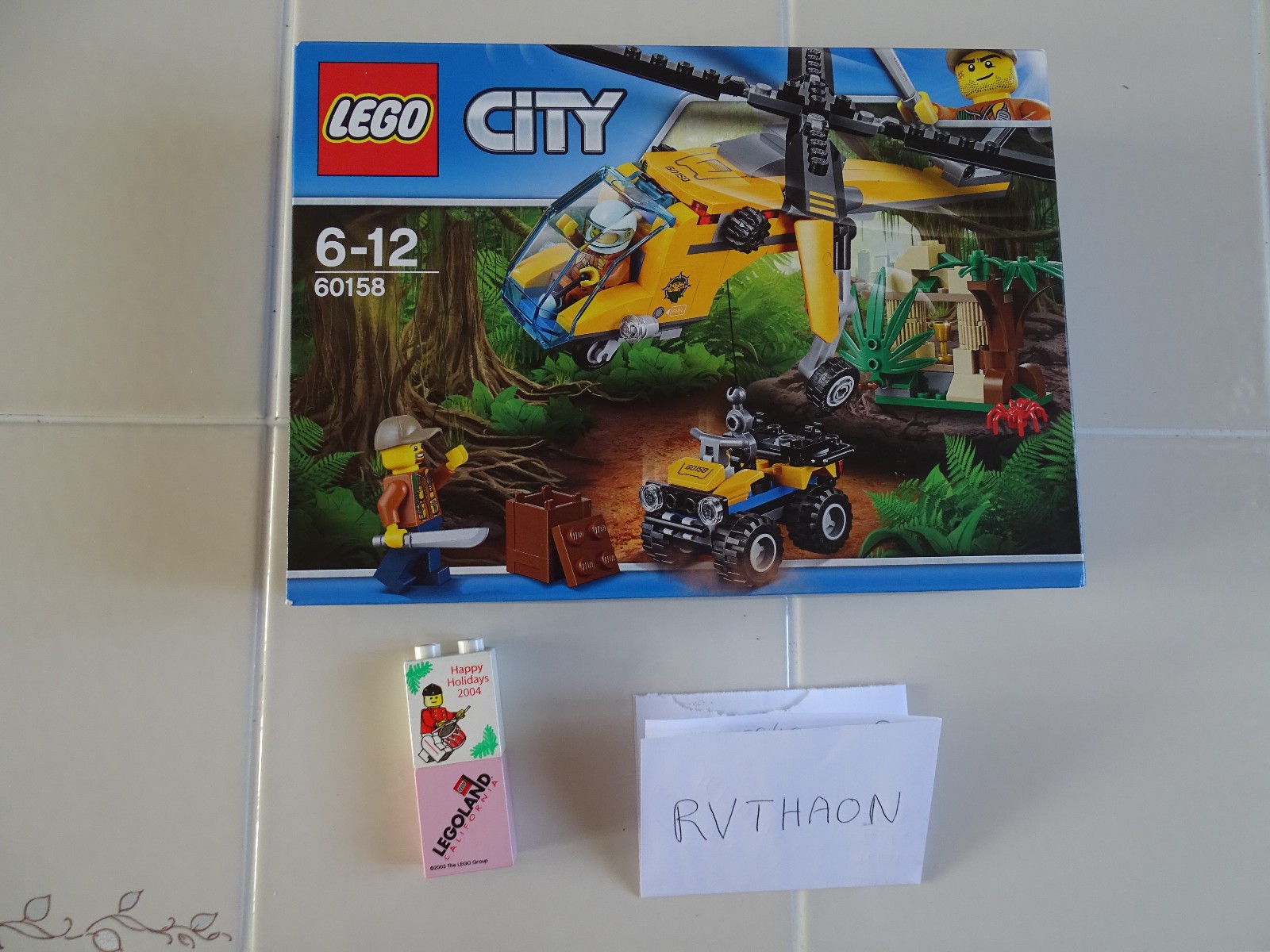 Idée cadeau anniversaire LEGO City 60158 hélicoptère jungle pour enfant 5 ans