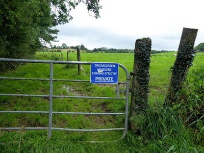 Photo 6x4 Closed gate, Gammy Blackfort Fishing only for club anglers! c2017