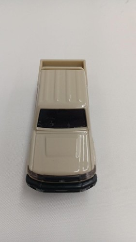 Takara Tomy Tomica Land Cruiser 70 Minicar - Picture 5 of 12