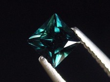 Indigolith / blauer Turmalin 0,81 Ct. Carree (5239t)