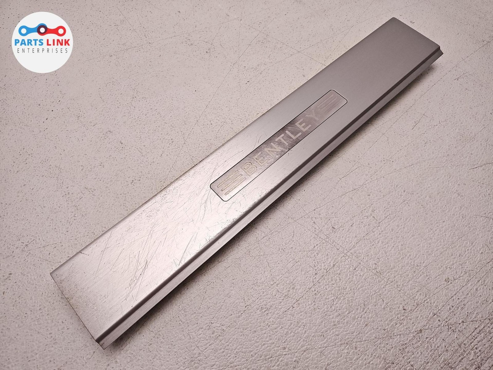 2016-20 BENTLEY BENTAYGA FRONT LEFT DOOR SILL SCUFF STEP PLATE TRIM COVER 636