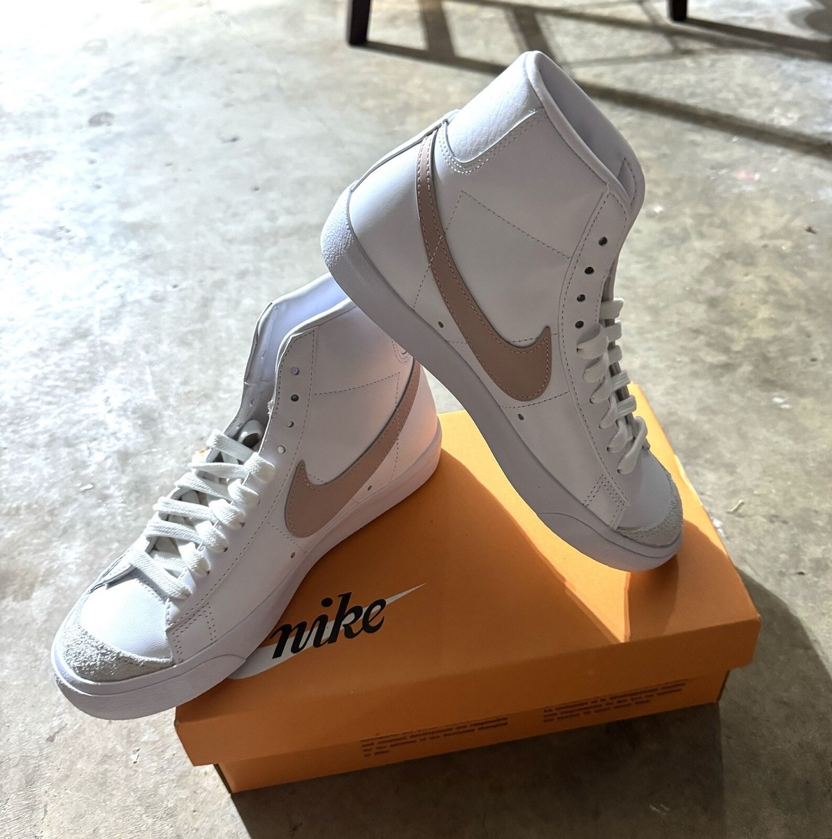 Nike Blazer Mid '77 Womens Size 6 Casual Shoe White Pink