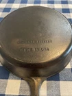 VTG Unmarked Wagner Ware #8 (10 1/2) Cast Iron Skillet In Good Condition Clean