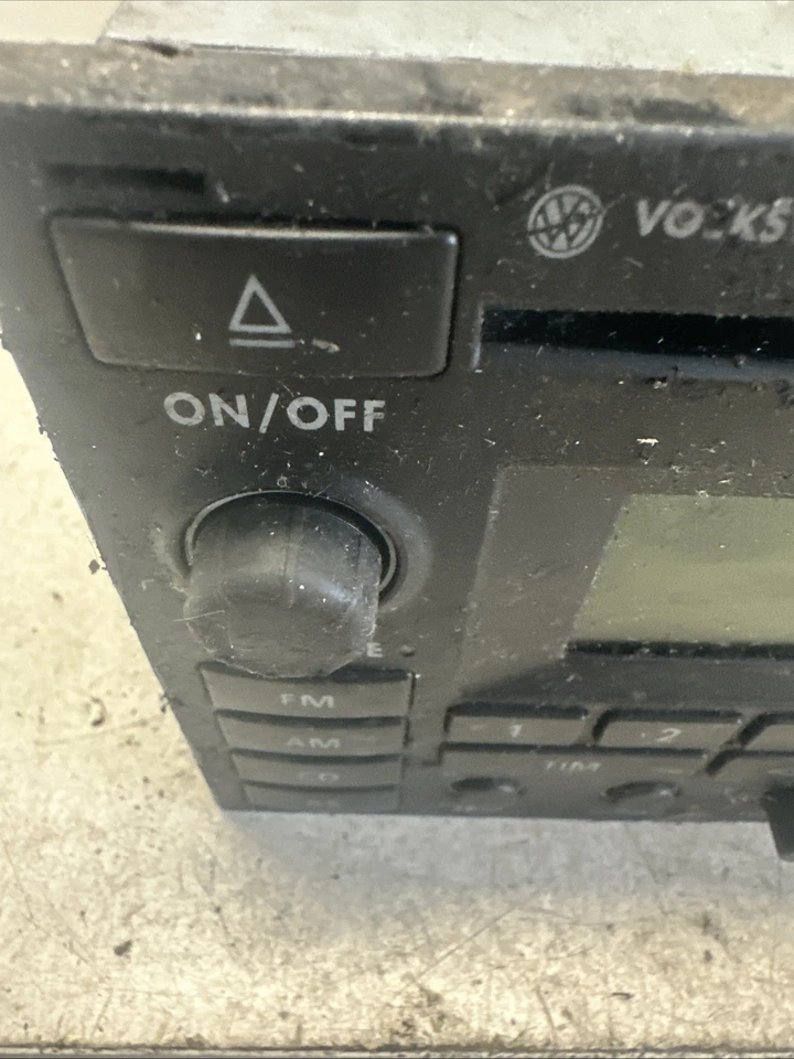 VW Golf 4 1J Passat 3BG B5 Original 6 Autoradio CD Radio 3B7035195A Code Fehlt - Bild 2 von 4