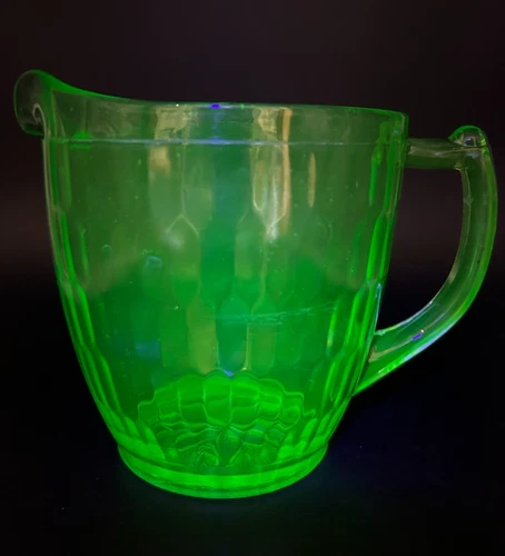 VTG 1930s Jeannette Green Uranium Glass w/ Hex Optic Juice Pitcher ~5.5" Tall