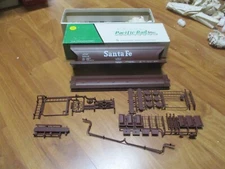 Pacific Rail Shops Santa Fe 305115 ACF hopper kit (2/27/25 140) No Trucks