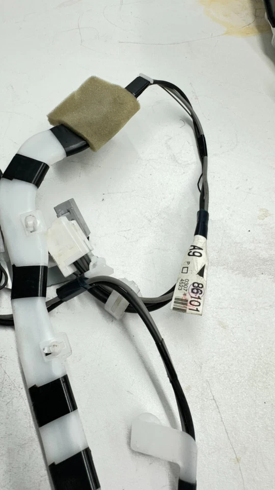 Amplificador de antena TOYOTA PRIUS PRIME 2017-2019 86300-47160 OEM Foto 3 de 4