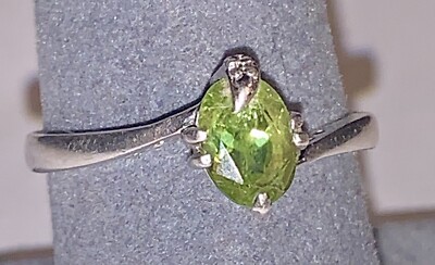 Ross Simons Sterling Silver 925 Peridot Green Gemstone Ring Size 7