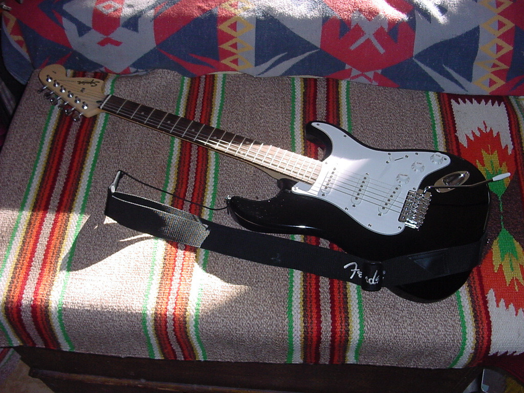 ギター Squier by Fender Affinity Stratocaster Amazon.com: Squier Affinity Series Stratocaster Electric