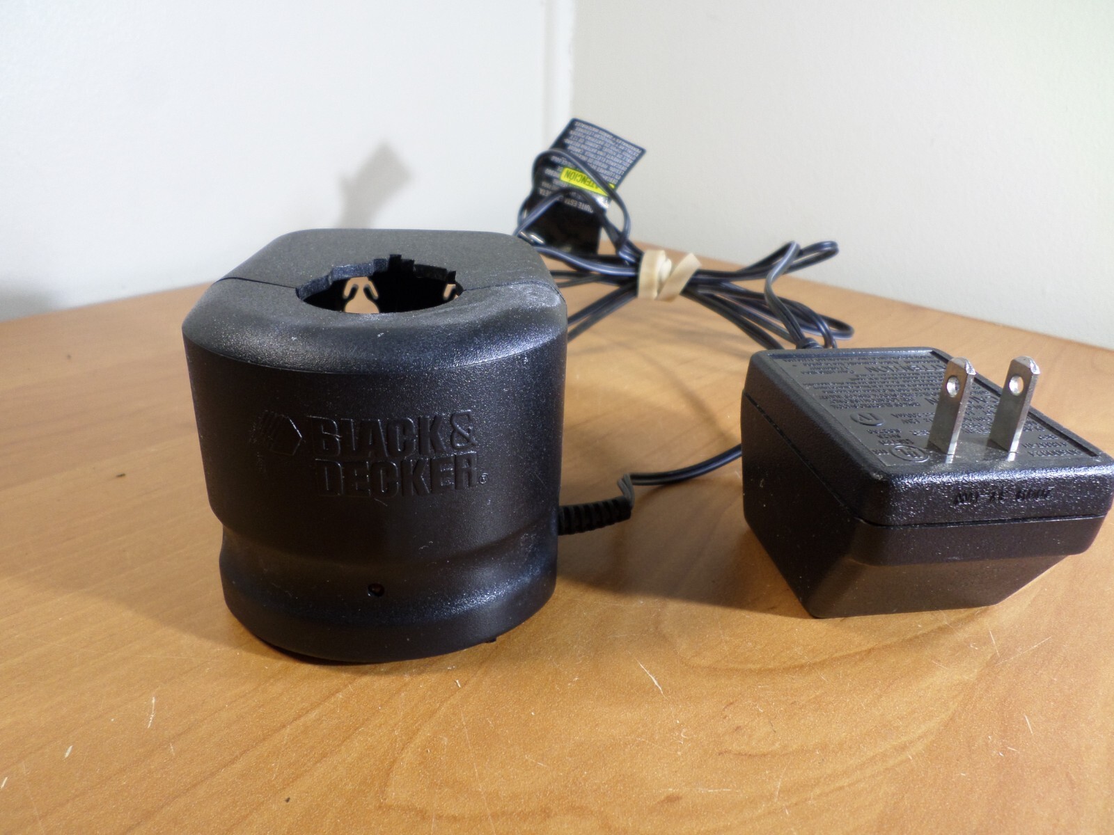 Genuine Black And Decker 41833701, PS160 Battery Charger 14.5V OEM