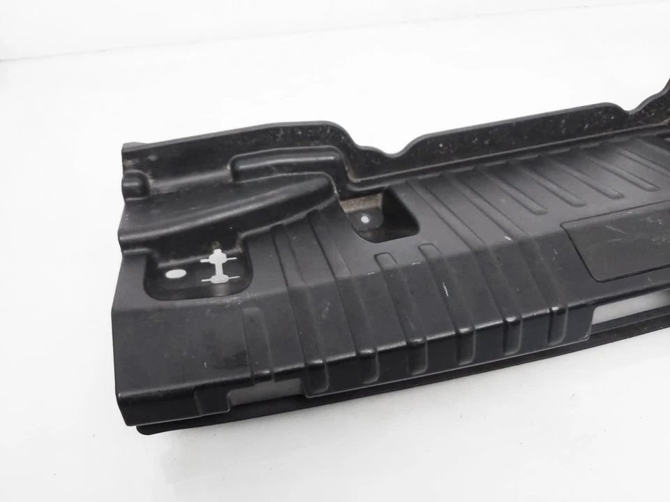 08 09 10 11 12 13 Bmw 128I задняя панель потертости багажника 51-47-6-960-416 - Изображение 2 из 4