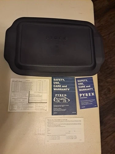 Vintage Pyrex Sculptured 3-Quart Oblong Baking Dish with Storage Cover NOS