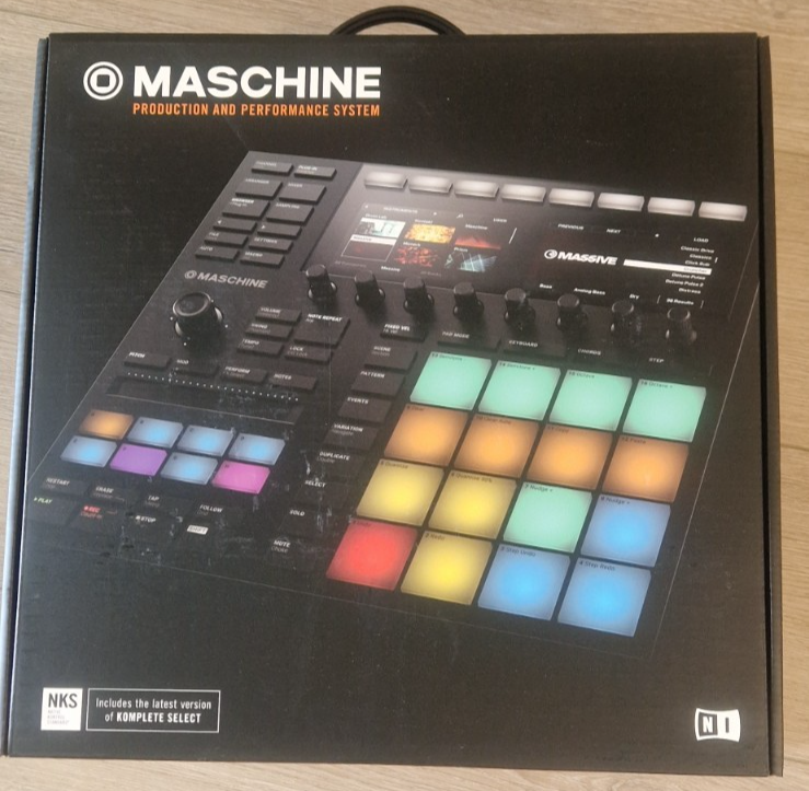 Native Instruments MASCHINE MK3 Groove Production Studio System