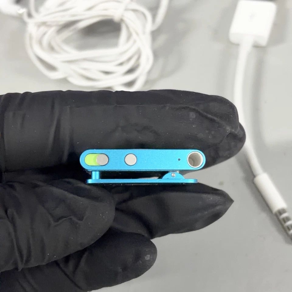 Apple iPod Shuffle 4th Generation Blue A1373 2GB TESTED Aftermarket Accessories - Image 3 of 4