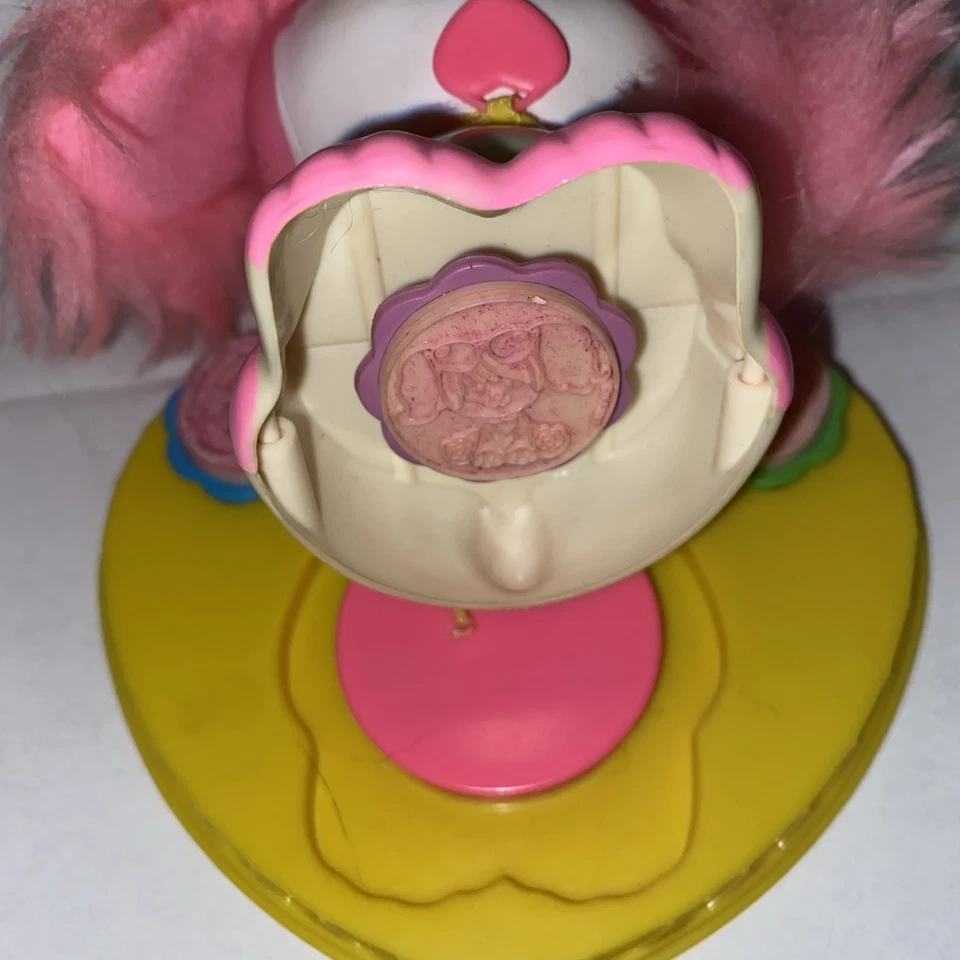 Mattel Poochie Stamper Paws 1982 cane peloso giocattolo nostalgico - Immagine 3 di 3