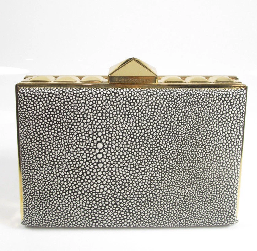 Bolso sin asas BCBG Max Azria Janis Stingray cuero en relieve marco de caja $228 nuevo con etiquetas Foto 3 de 4