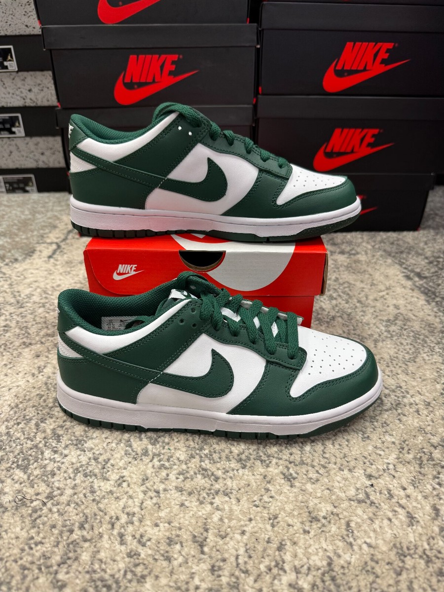 NIKE DUNK LOW (GS) 'MICHIGAN STATE' SIZE 6Y WOMENS) US