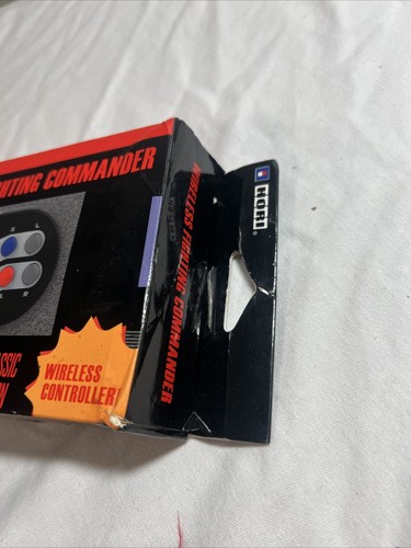 HORI - SNES Classic Edition Wireless Fighting Commander Controller. - Picture 2 of 6