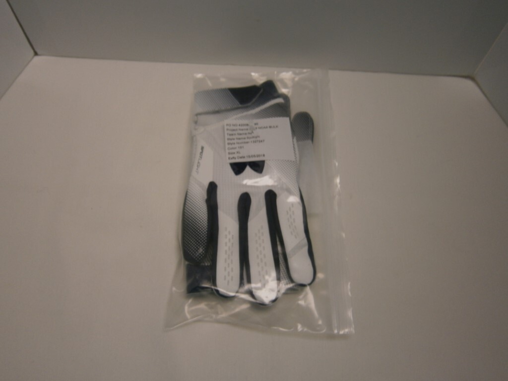 グローブ UNDER ARMOUR SPOTLIGHT NFL GLOVE WHITE M Under Armour Spotlight NFL White/Black gloves XL | eBay