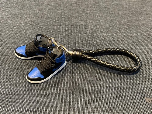 Sneaker Keyring 3D Keychain - JORDAN 1 ROYAL BLUE 1/6 SCALE - Bild 11 von 12