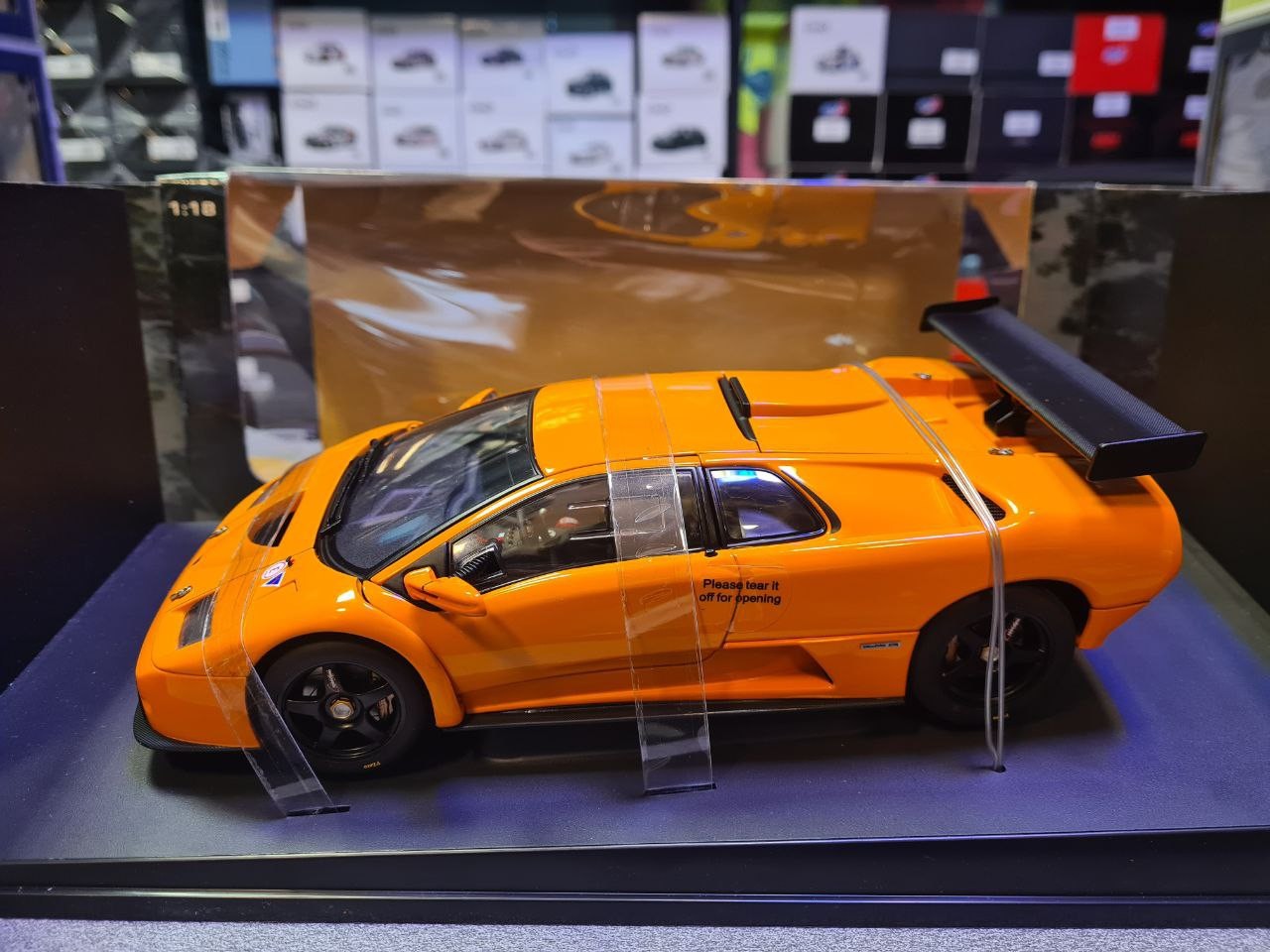 LAMBORGHINI DIABLO GTR 2001 74523 AUTOART 1/18