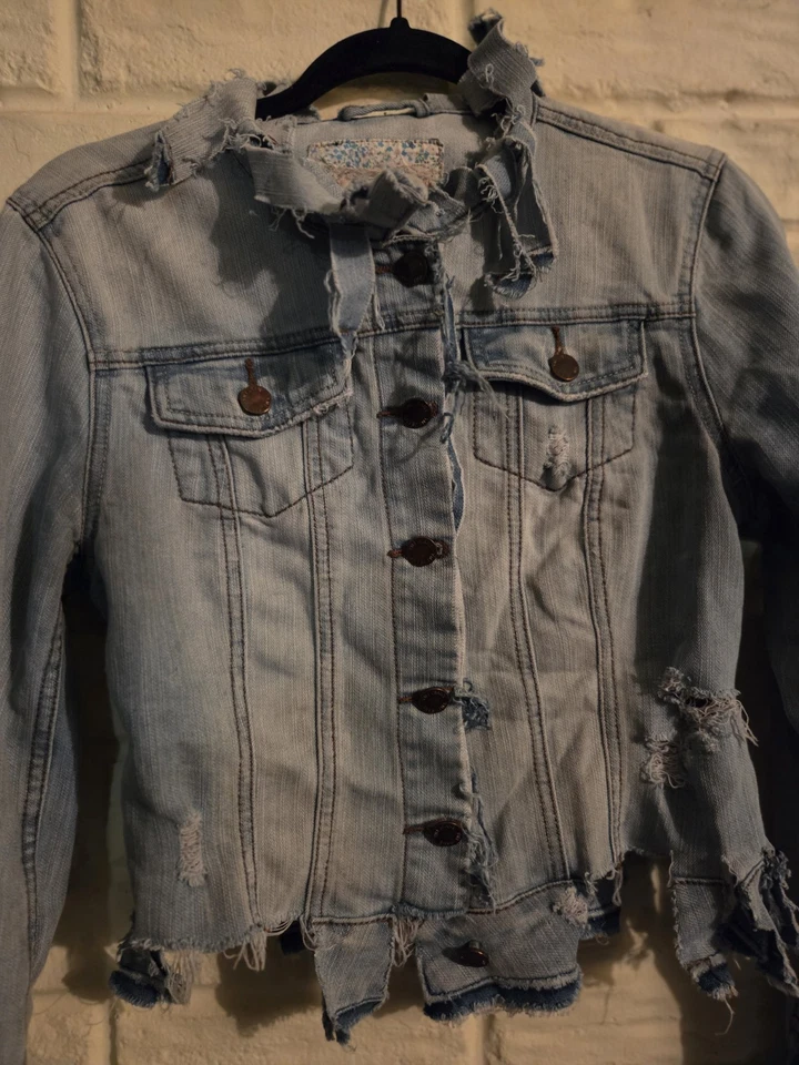 Chaqueta vaquera YMI Denim para mujer talla grande azul botón delantero desgastado Foto 2 de 4