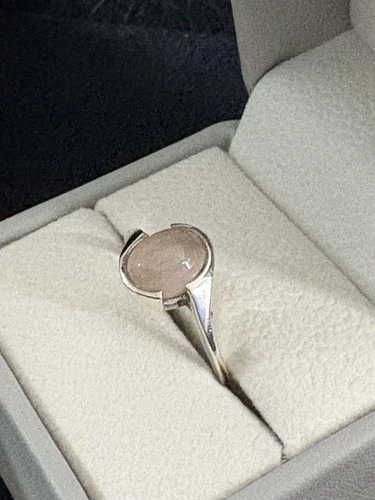 VTG  Rose Quartz Stone Set In  Sterling Silver - Size 9