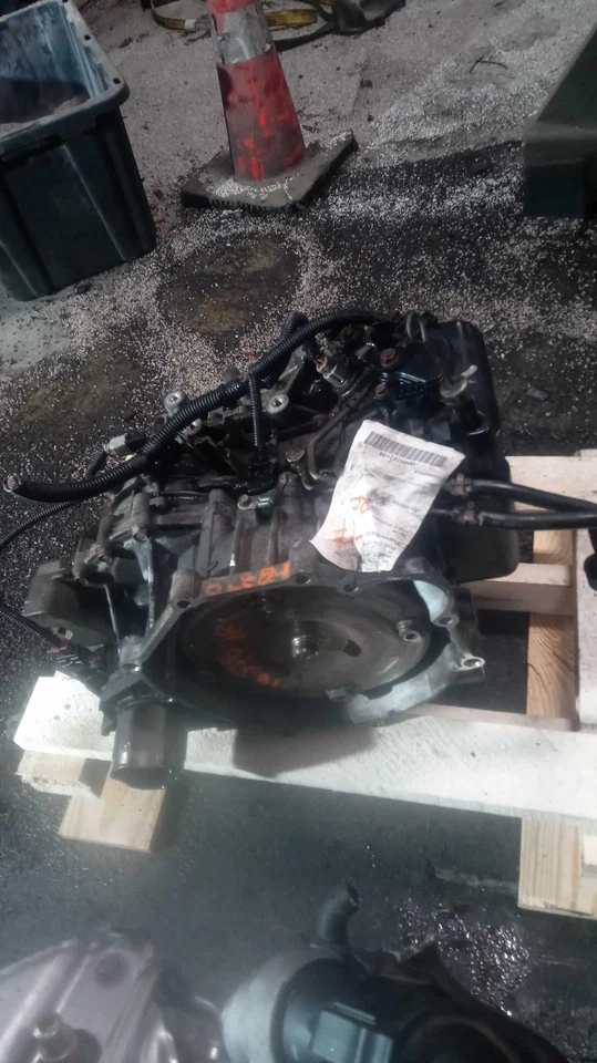 Used Automatic Transmission Assembly fits: 2001 Mitsubishi Galant AT Cpe 2.4 Gra - Imagem 2 de 4