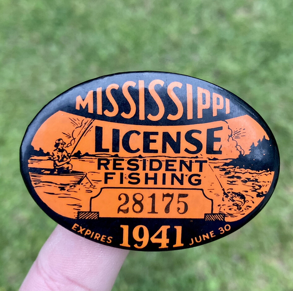 Vintage 1941 MISSISSIPPI FISHING LICENSE Button / Badge with paper