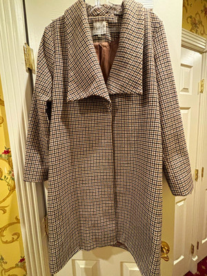 J.O.A. Women's Houndstooth Wool Blend Lined Mid-Length Overcoat Button S