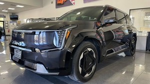 2024 KIA EV9 LAND - NEW $73,860.00