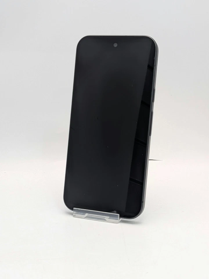 Google Pixel 11 · 256GB, photo 2 of 5