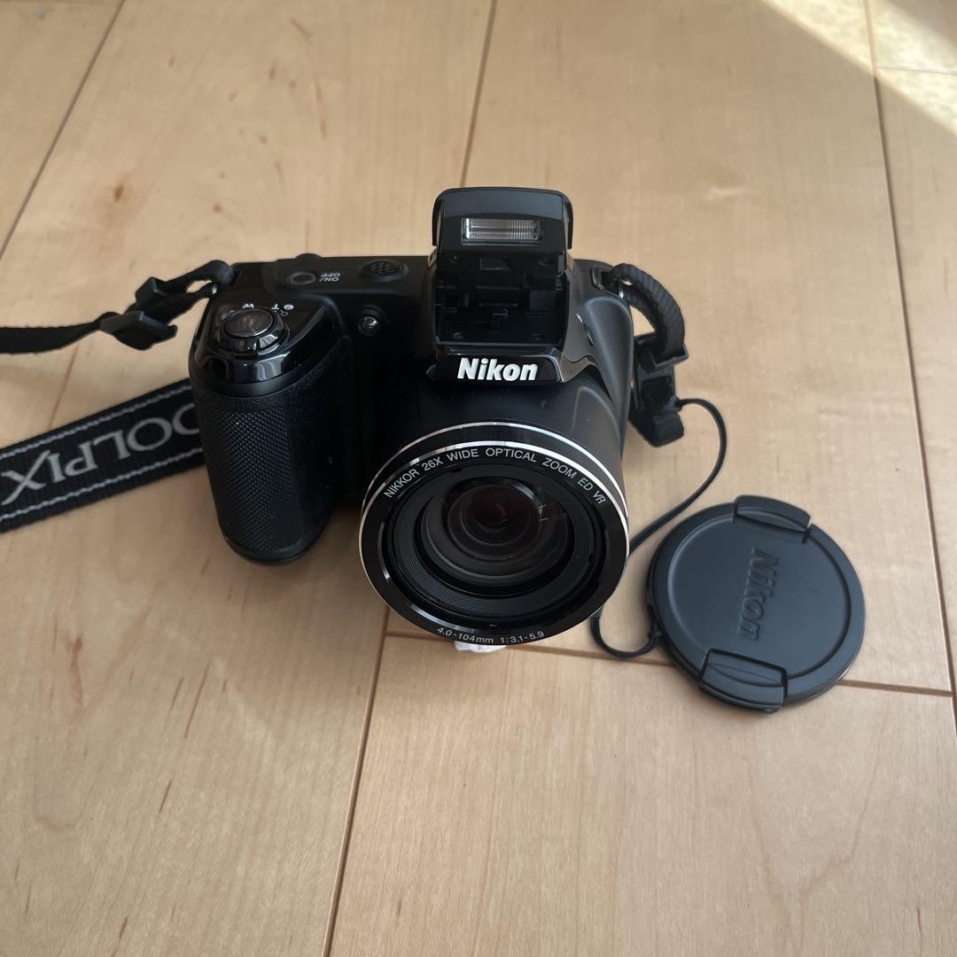Nikon Coolpix L320 Digital Camera 40-200mm Lens with Case