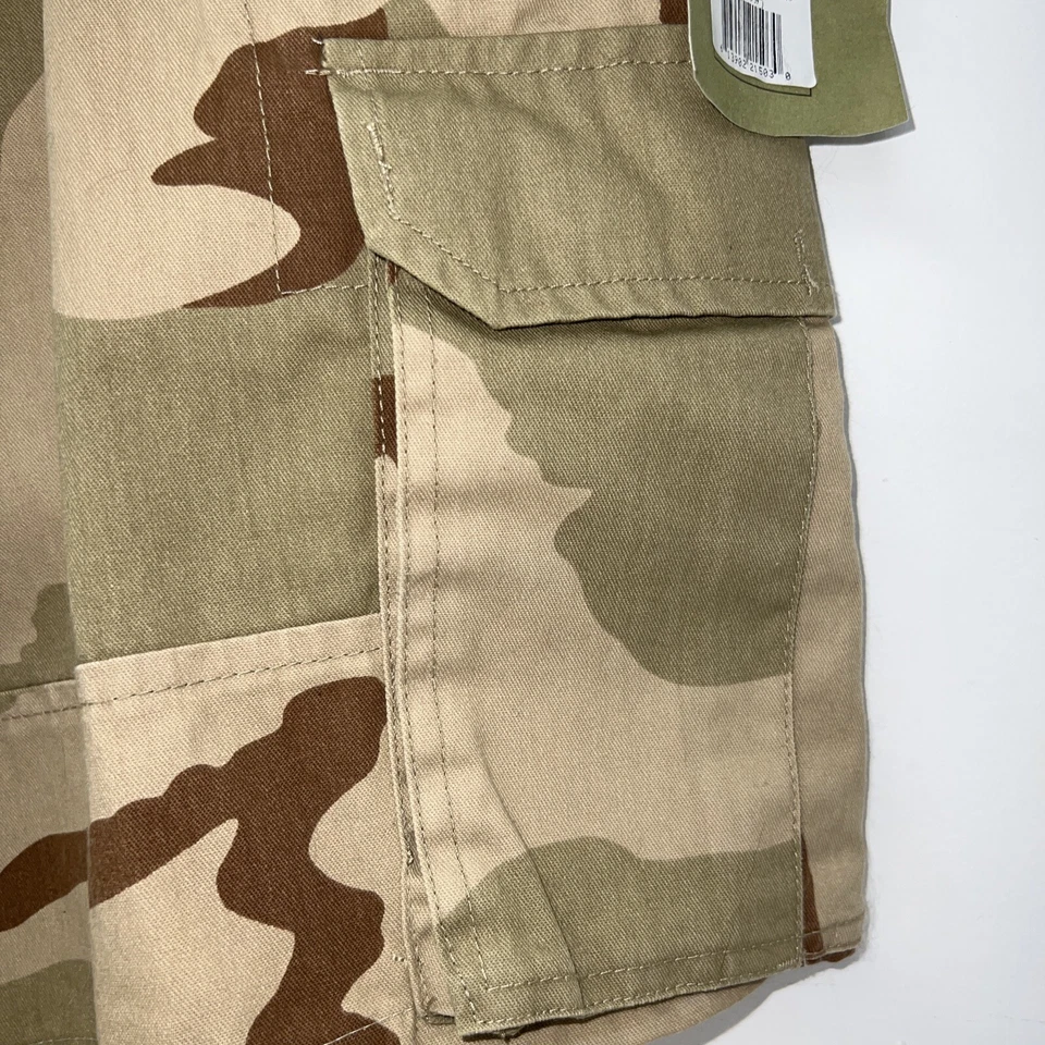 Rothco Vintage Men's Large Tri-Color Desert Camo Paratrooper Cargo Shorts 2150 - Image 4 of 4